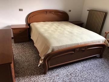 Camera  MATRIMONIALE  con armadio  5 ANTE