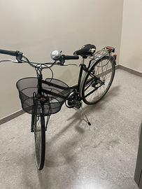Bicicletta Atala  donna con marce, cestino e port