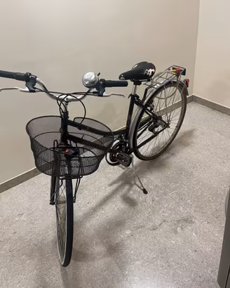 Bicicletta Atala  donna con marce, cestino e port