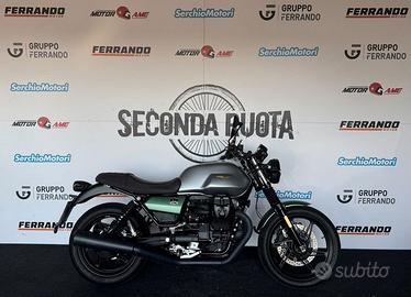 Moto Guzzi V7 Stone Centenario