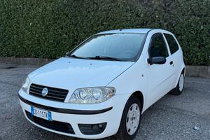 fiat punto anno 2004 benzina 1.2 km 166.000