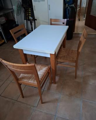 Tavolo cucina + 4 sedie