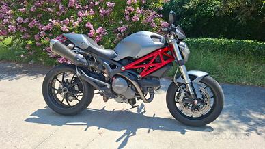 Monster 796