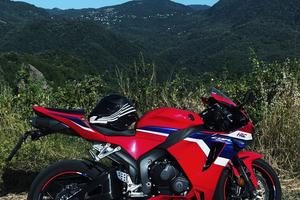 HONDA CBR 600 RR 2024