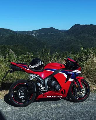 HONDA CBR 600 RR 2024