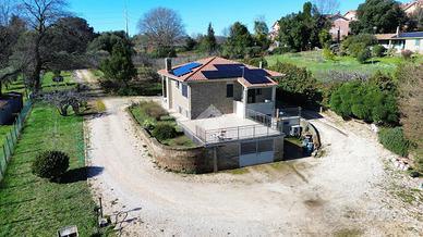 VILLA SINGOLA A BRACCIANO