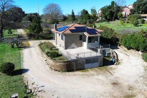 VILLA SINGOLA A BRACCIANO