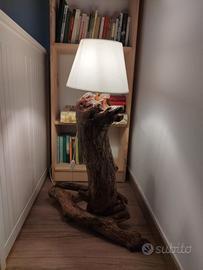 Lampada artigianale in legno di mare fatta a mano