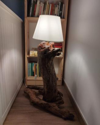 Lampada artigianale in legno di mare fatta a mano
