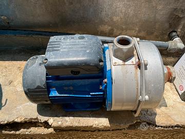 Elettropompa marca Lowara 1,5 HP