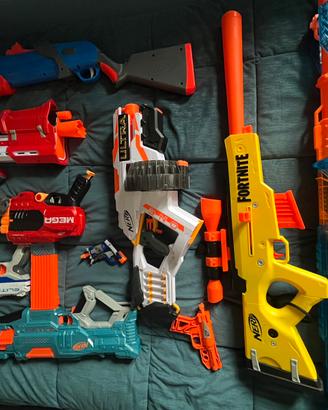 11 nerf di vario tipo + 150 colpi vario tipo