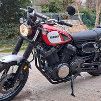 Moto Yamaha SCR 950