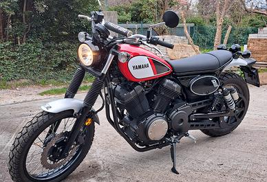 Moto Yamaha SCR 950