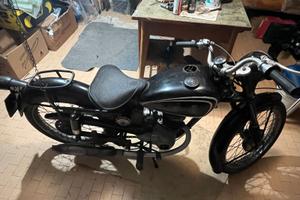 Motocicletta d'epoca DKW RT 125 (Auto Union)