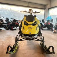 Motoslitta skidoo freeride