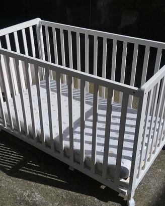 Lettino Ikea con matetasso