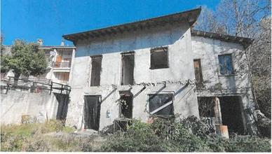 Immobile in asta di 288 m² con più di 5 locali a P