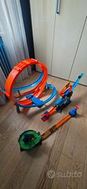 3 Piste + 10 macchine Hot Wheels