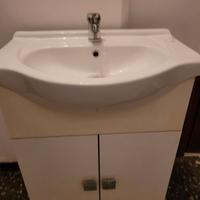 Mobiletto bagno con lavabo