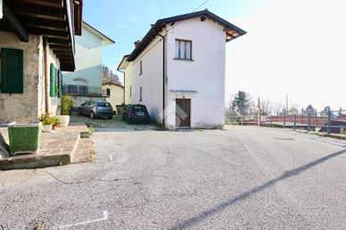 CASA SEMINDIPENDENTE A SAVOGNA