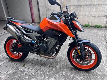 KTM DUKE 790