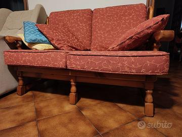 Coppia Divanetti in Legno con Cuscini