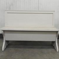 Cassapanca in noce con vano