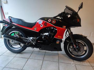 Kawasaki GPZ900R "Top Gun"