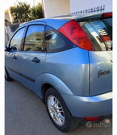 Ford focus 1 serie