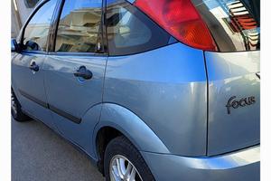 Ford focus 1 serie