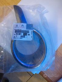 cornice faretto fendinebbia peugeot 208 2012