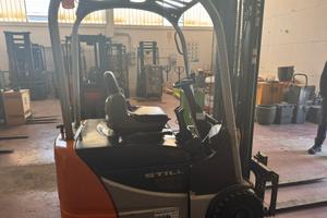 Carrello elevatore elettrico marca Still portata 1