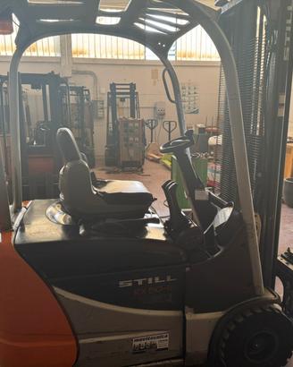 Carrello elevatore elettrico marca Still portata 1