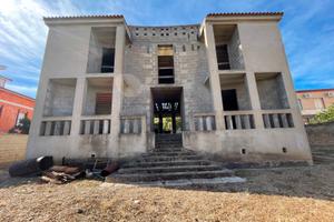 Affascinante villa da terminare