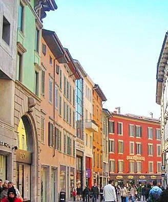Immobile di 247 m² con 3 locali a Bergamo