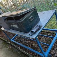 banco di lavoro con case di atrezzi piu morsa 