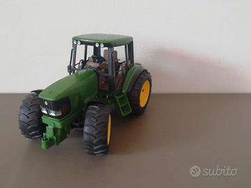 Trattore John Deere Bruder giocattoli