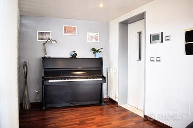 Pianoforte Verticale Russo – Ideale per Studenti