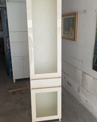 Mobile a colonna per bagno
