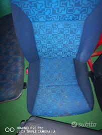 Sedili per autocarri veicoli commerciali