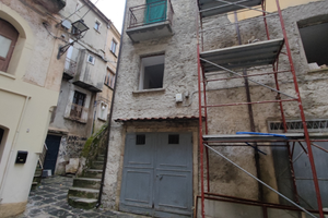 Appartamento su due piani con magazzino