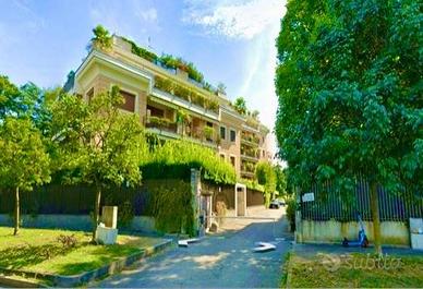 Box / Garage di 27 m² a Milano