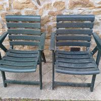 Seggioline verdi in plastica pieghevoli da giardin