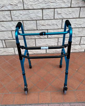 Girello deambulatore anziani