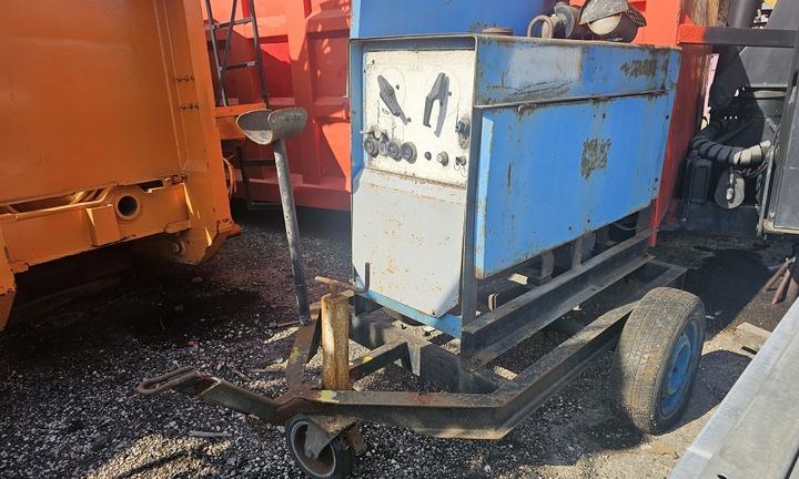 Motosaldatrice carrellata