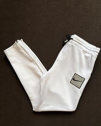 Pantaloni tuta nike con zil alla caviglia taglia M