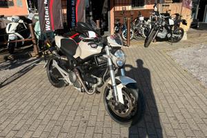 Ducati Momster 696