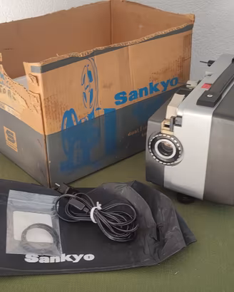 Sankyo Dualux 1000 proiettore super 8 anni '70