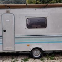 Roller Team caravan 5 posti letto con tettoia