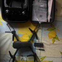 Drone giocattolo con telecamera